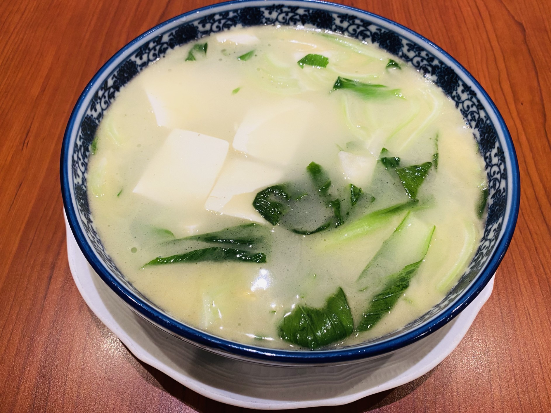 油菜豆腐汤（青梗菜豆腐煮込み）